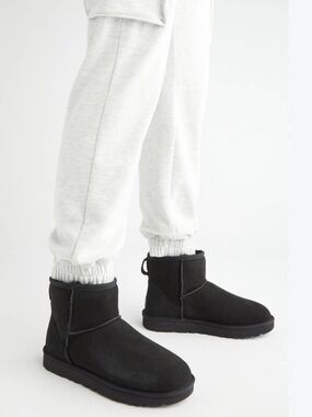 UGG Classic Mini II Genuine Shearling Lined Boots Black Size 10